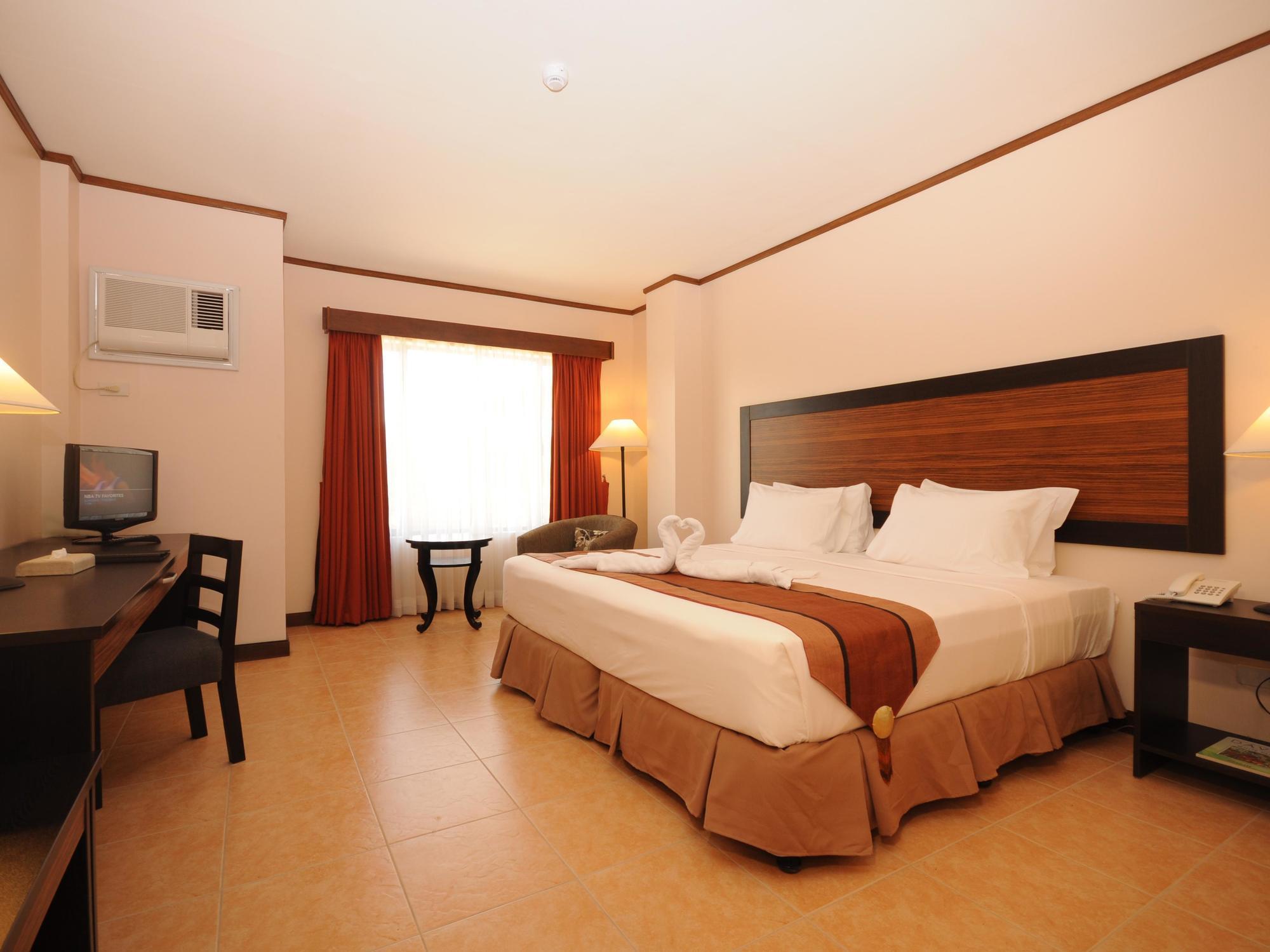 Hotel Tropika Davao Luaran gambar